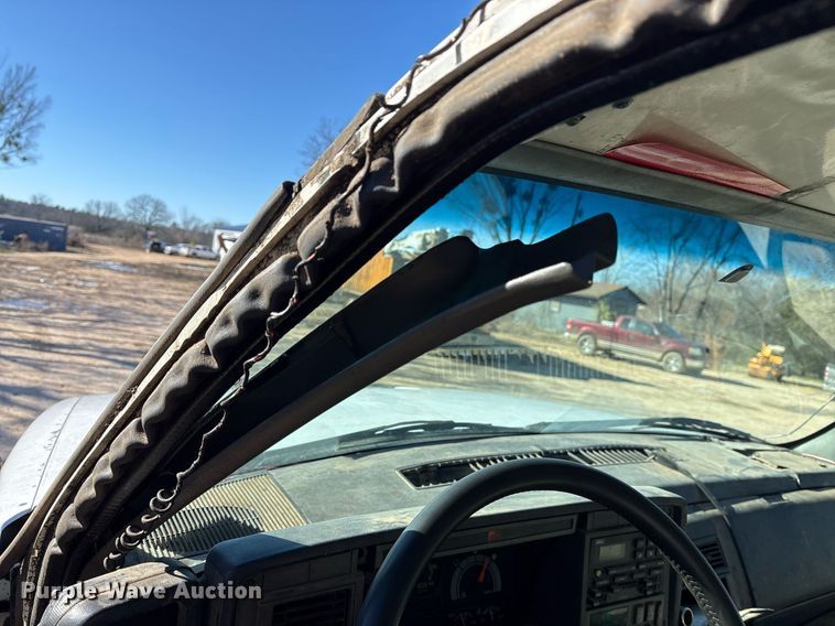 image for item OK9484 1999 GMC Kodiak C7500 grapple crane truck