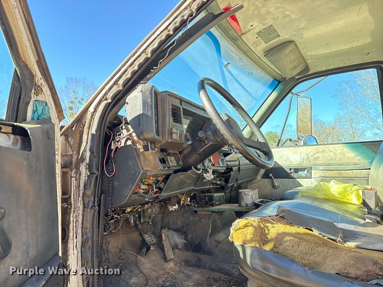 image for item OK9484 1999 GMC Kodiak C7500 grapple crane truck