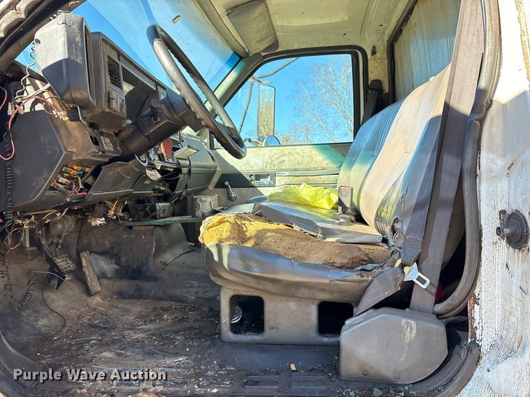 image for item OK9484 1999 GMC Kodiak C7500 grapple crane truck