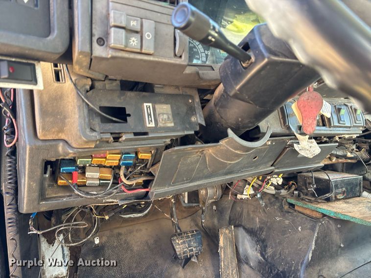 image for item OK9484 1999 GMC Kodiak C7500 grapple crane truck