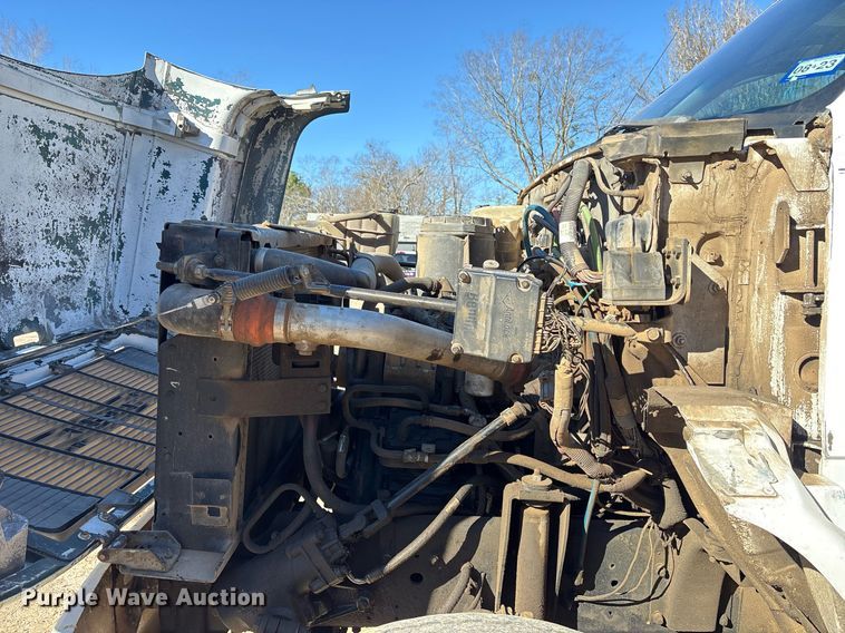 image for item OK9484 1999 GMC Kodiak C7500 grapple crane truck