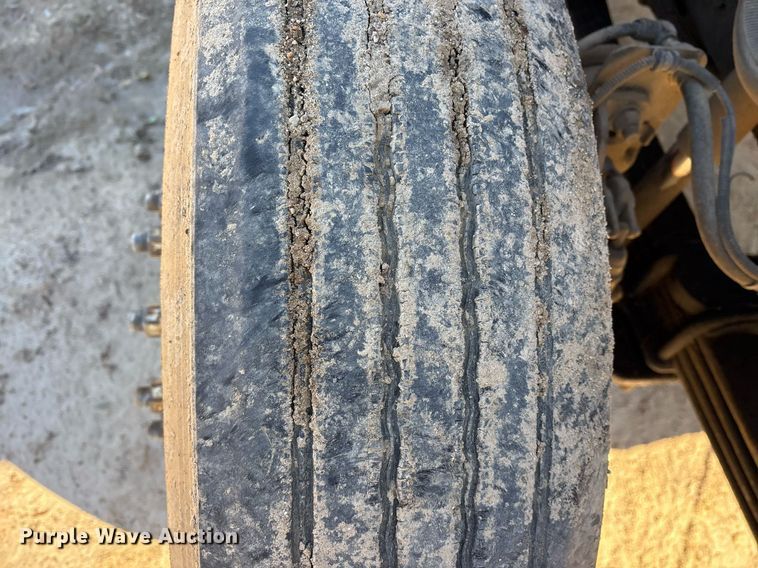 image for item OK9484 1999 GMC Kodiak C7500 grapple crane truck