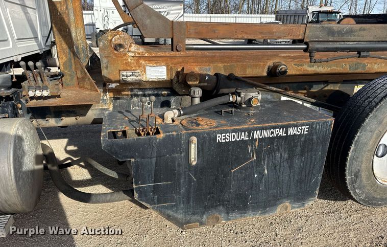 image for item YA0162 2006 Mack CV713 Granite roll-off container truck