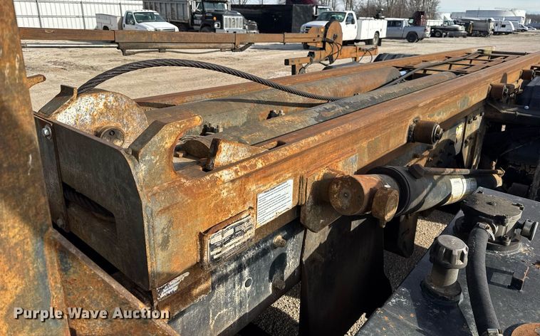 image for item YA0162 2006 Mack CV713 Granite roll-off container truck