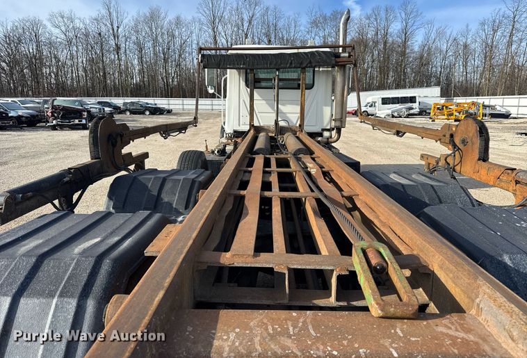 image for item YA0162 2006 Mack CV713 Granite roll-off container truck