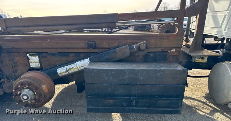 image for item YA0162 2006 Mack CV713 Granite roll-off container truck