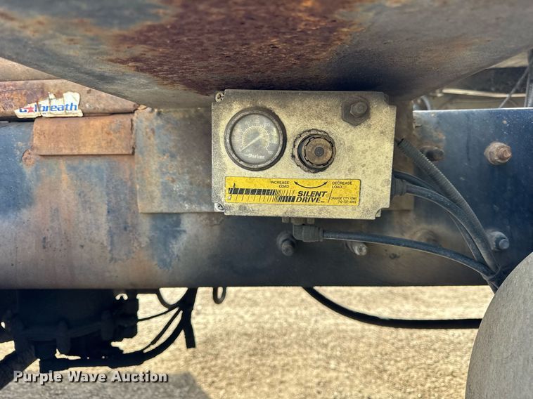 image for item YA0162 2006 Mack CV713 Granite roll-off container truck