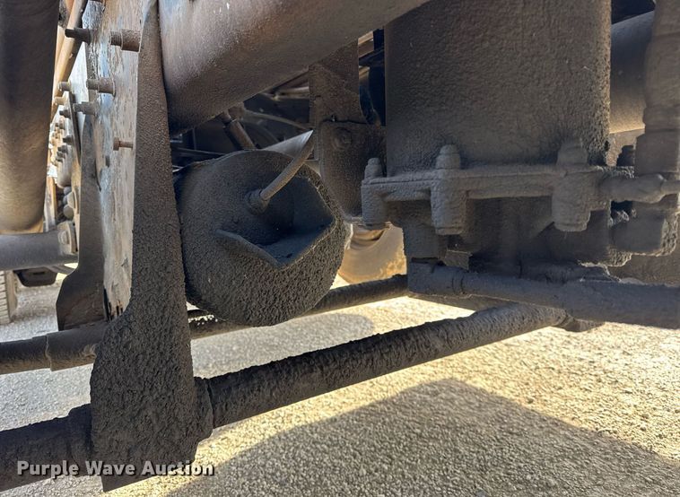 image for item YA0162 2006 Mack CV713 Granite roll-off container truck