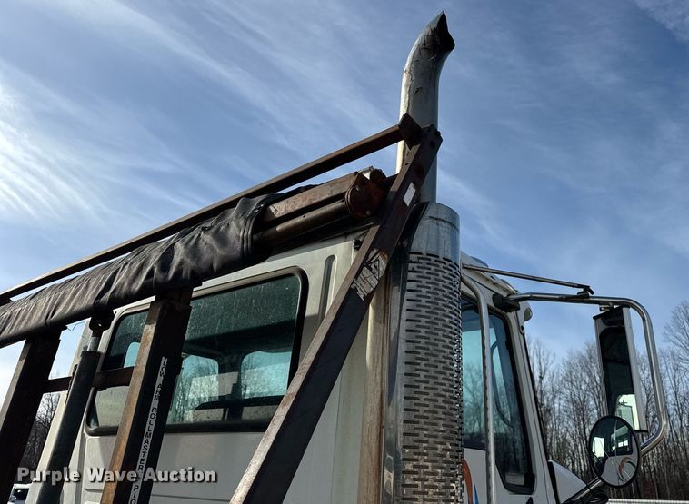 image for item YA0162 2006 Mack CV713 Granite roll-off container truck