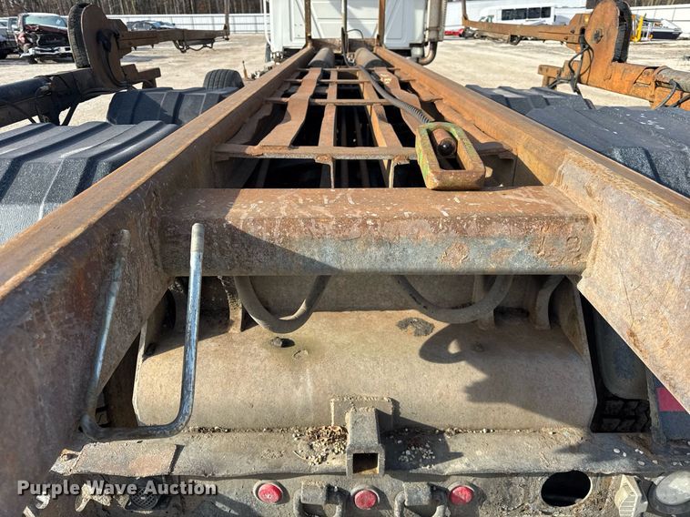 image for item YA0162 2006 Mack CV713 Granite roll-off container truck