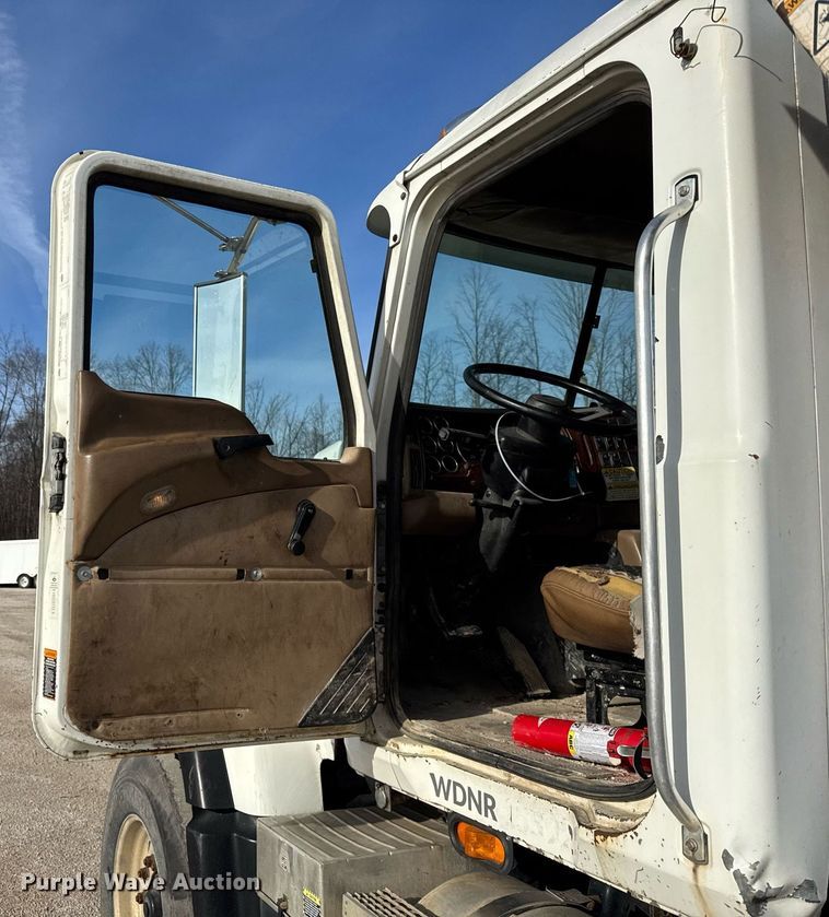 image for item YA0162 2006 Mack CV713 Granite roll-off container truck