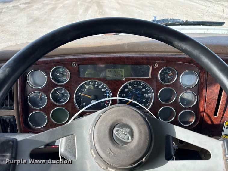 image for item YA0162 2006 Mack CV713 Granite roll-off container truck