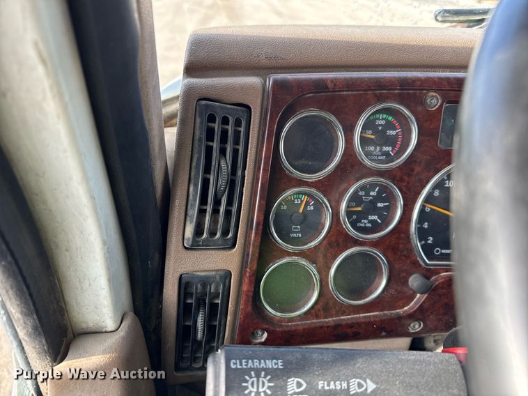 image for item YA0162 2006 Mack CV713 Granite roll-off container truck