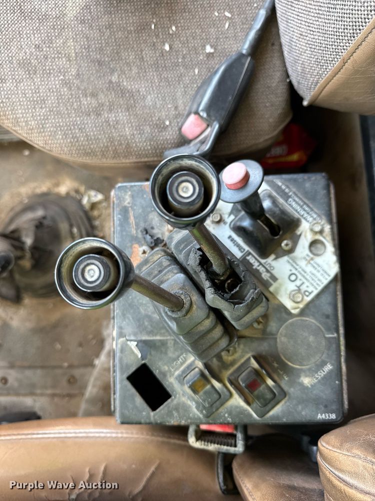 image for item YA0162 2006 Mack CV713 Granite roll-off container truck