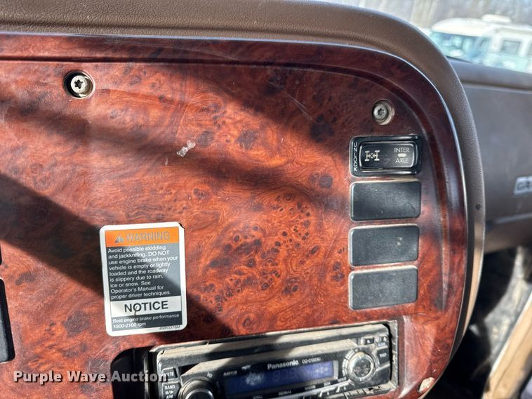 image for item YA0162 2006 Mack CV713 Granite roll-off container truck