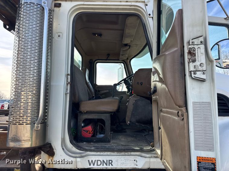 image for item YA0162 2006 Mack CV713 Granite roll-off container truck