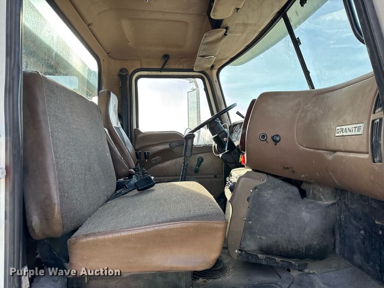 image for item YA0162 2006 Mack CV713 Granite roll-off container truck