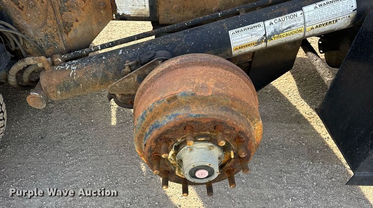 image for item YA0162 2006 Mack CV713 Granite roll-off container truck