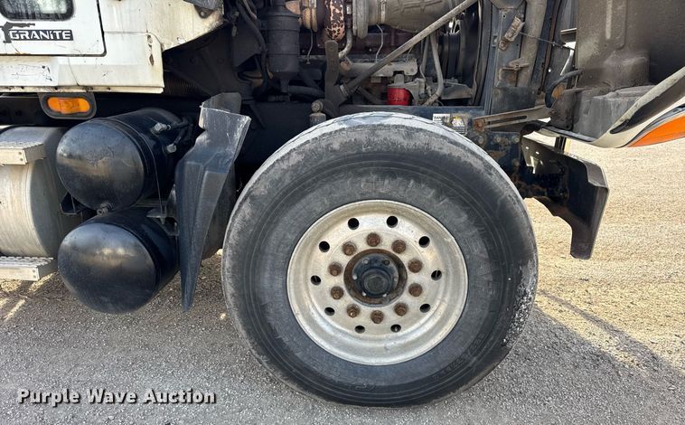 image for item YA0162 2006 Mack CV713 Granite roll-off container truck