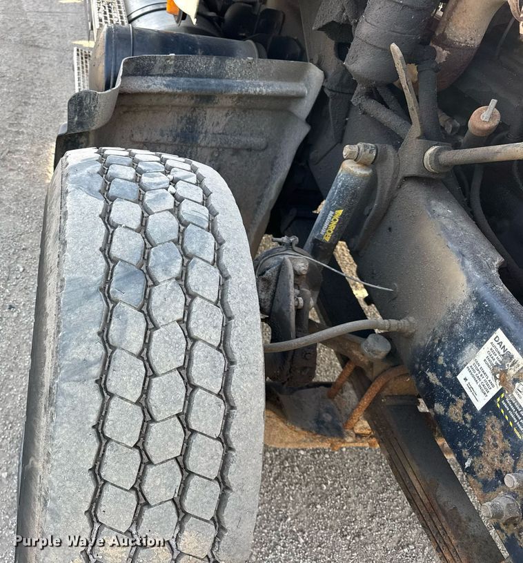 image for item YA0162 2006 Mack CV713 Granite roll-off container truck