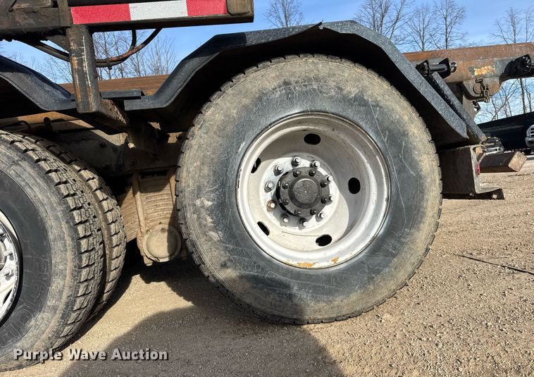 image for item YA0162 2006 Mack CV713 Granite roll-off container truck