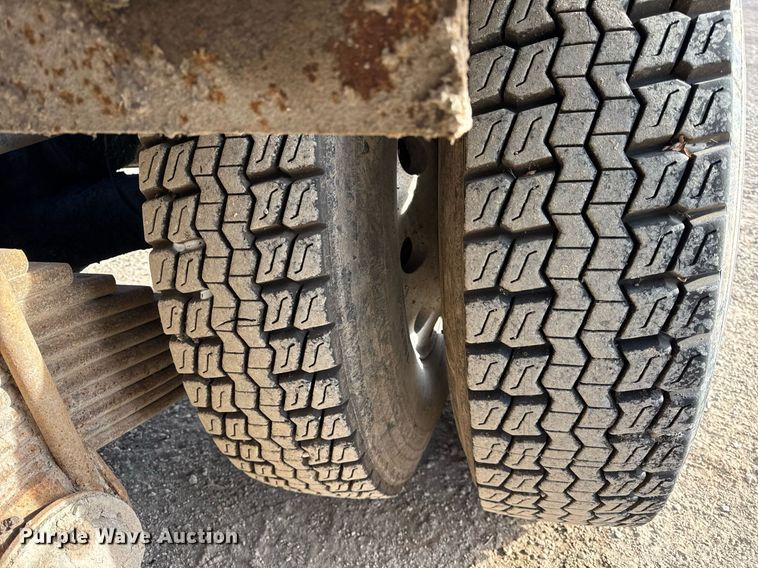 image for item YA0162 2006 Mack CV713 Granite roll-off container truck