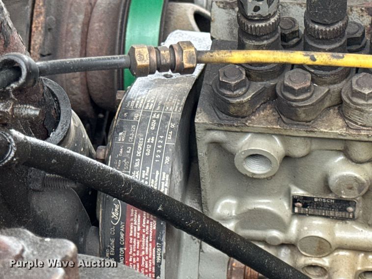 image for item DH9662 1995 Ford LS8000 truck cab and chassis