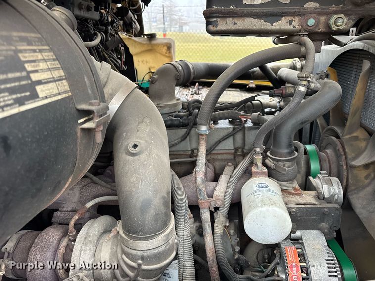 image for item DH9662 1995 Ford LS8000 truck cab and chassis