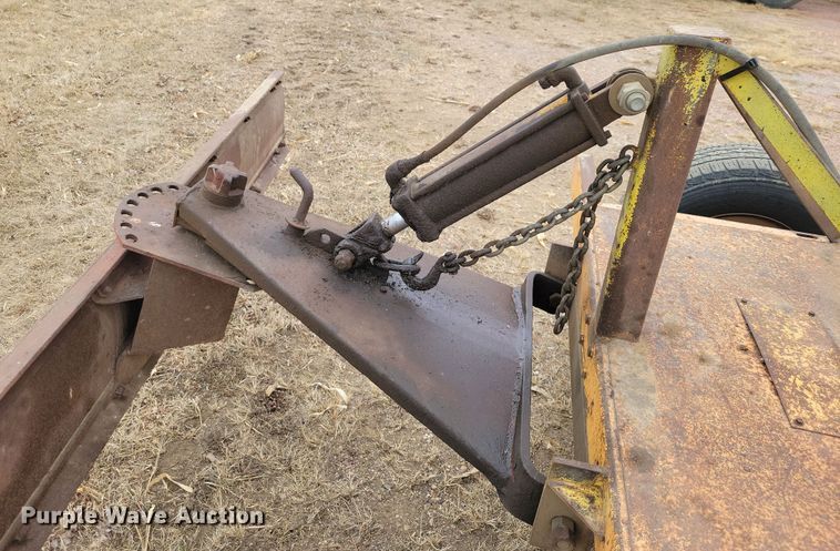 image for item DN3666 1991 Rosco RB-38 broom