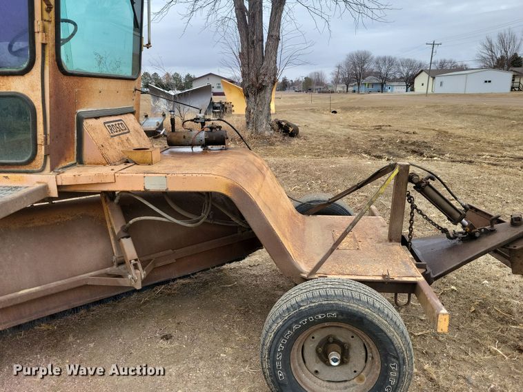 image for item DN3666 1991 Rosco RB-38 broom