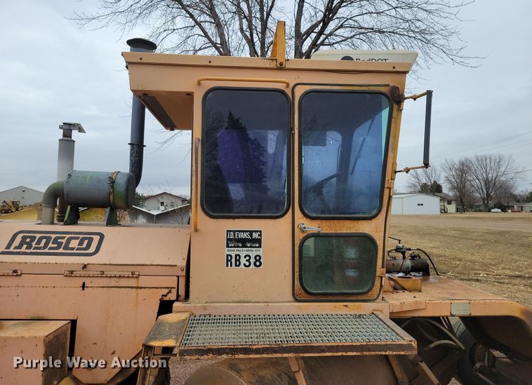 image for item DN3666 1991 Rosco RB-38 broom