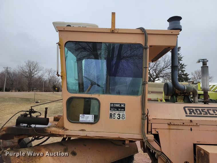 image for item DN3666 1991 Rosco RB-38 broom