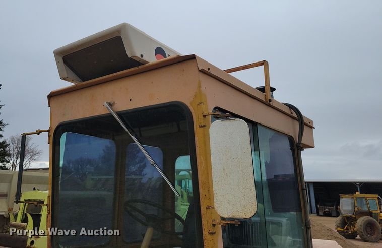 image for item DN3666 1991 Rosco RB-38 broom