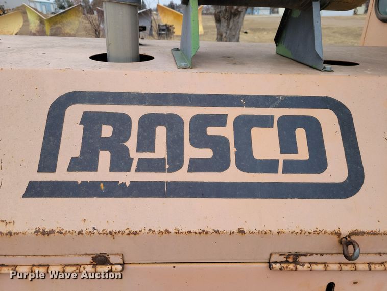 image for item DN3666 1991 Rosco RB-38 broom