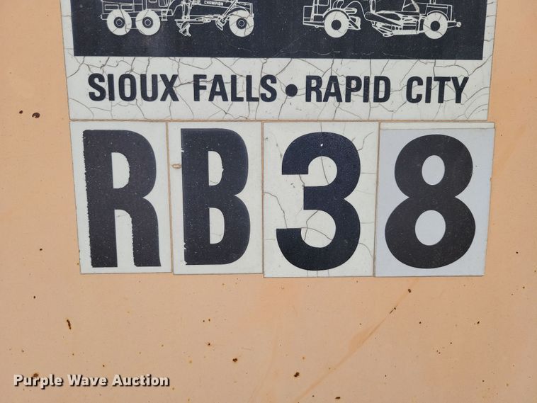 image for item DN3666 1991 Rosco RB-38 broom