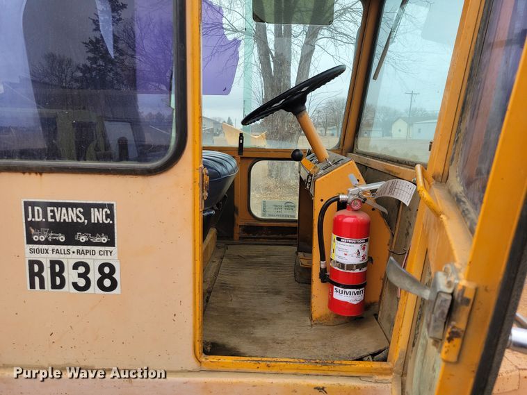 image for item DN3666 1991 Rosco RB-38 broom