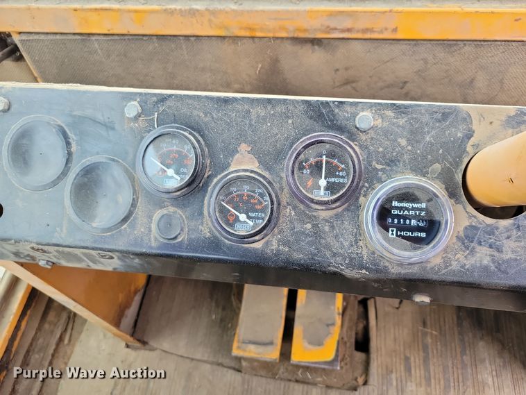 image for item DN3666 1991 Rosco RB-38 broom