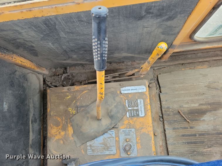 image for item DN3666 1991 Rosco RB-38 broom