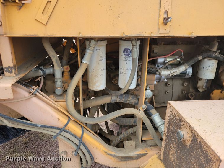 image for item DN3666 1991 Rosco RB-38 broom