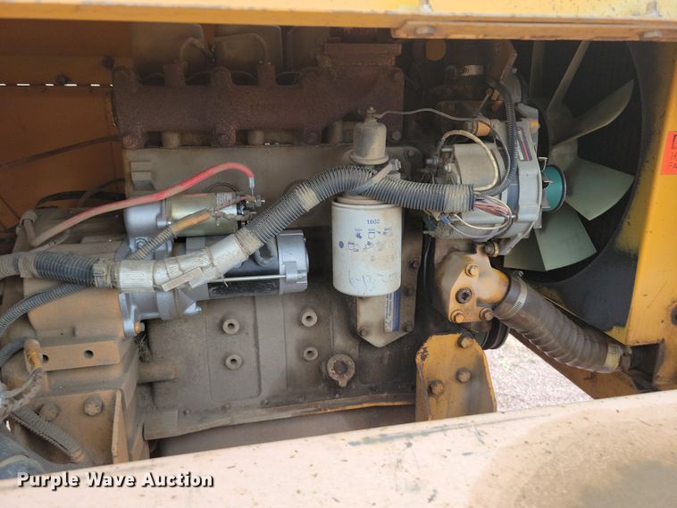 image for item DN3666 1991 Rosco RB-38 broom