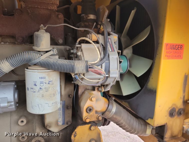 image for item DN3666 1991 Rosco RB-38 broom