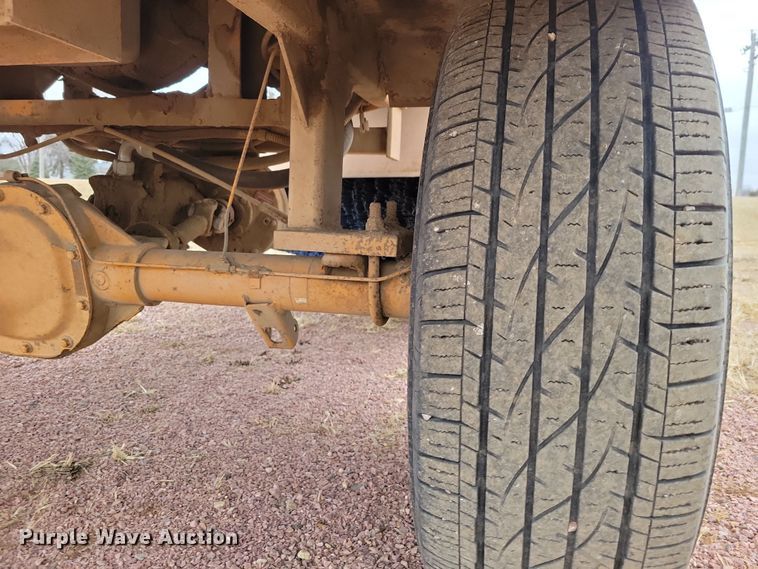 image for item DN3666 1991 Rosco RB-38 broom