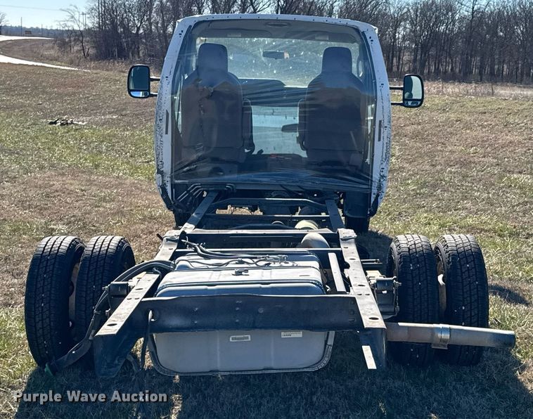 image for item DO0211 2009 Ford E450 van cab and chassis