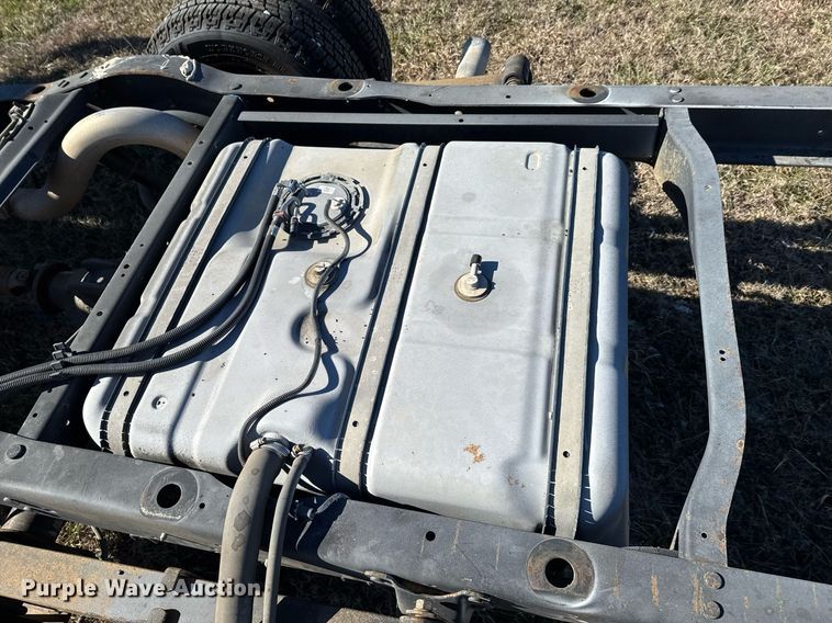 image for item DO0211 2009 Ford E450 van cab and chassis