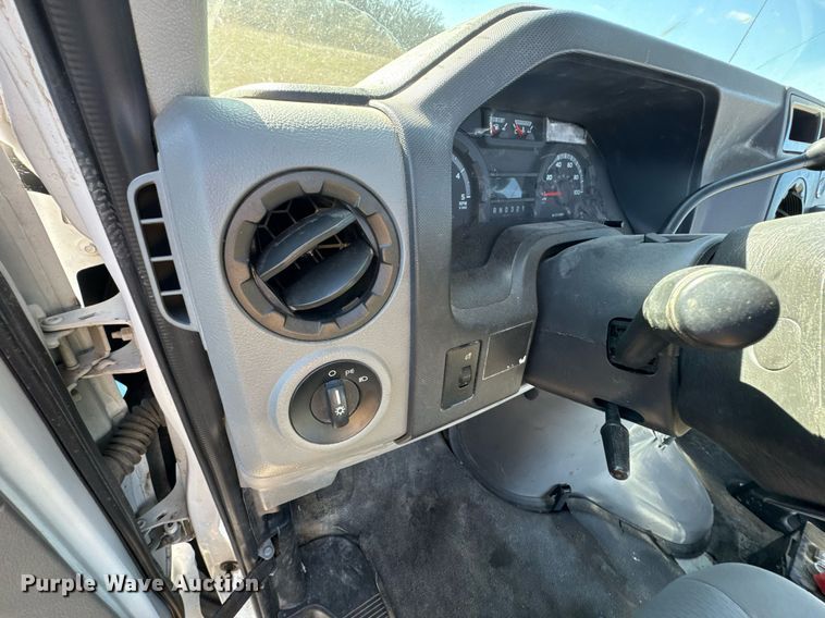 image for item DO0211 2009 Ford E450 van cab and chassis