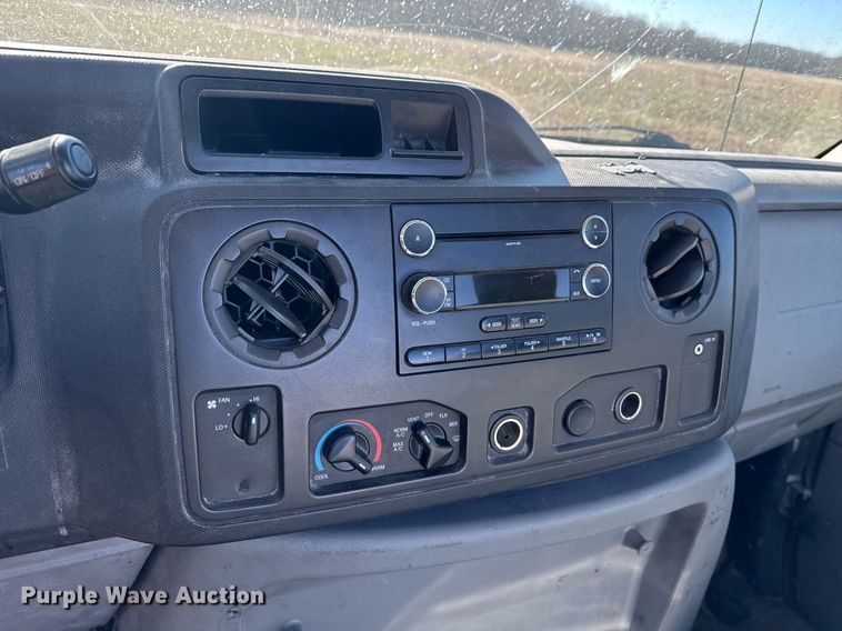 image for item DO0211 2009 Ford E450 van cab and chassis