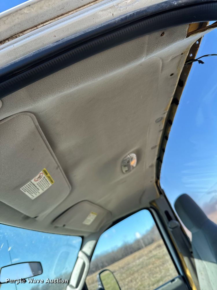 image for item DO0211 2009 Ford E450 van cab and chassis