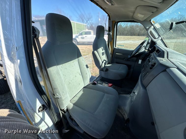 image for item DO0211 2009 Ford E450 van cab and chassis
