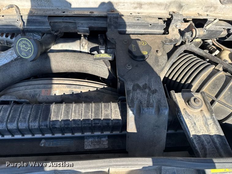 image for item DO0211 2009 Ford E450 van cab and chassis