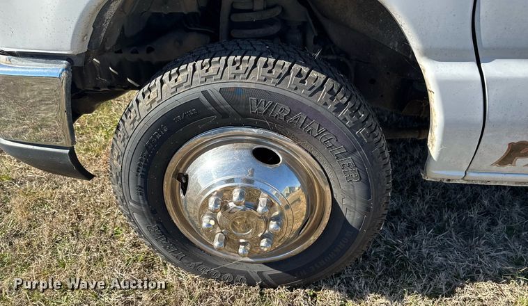 image for item DO0211 2009 Ford E450 van cab and chassis